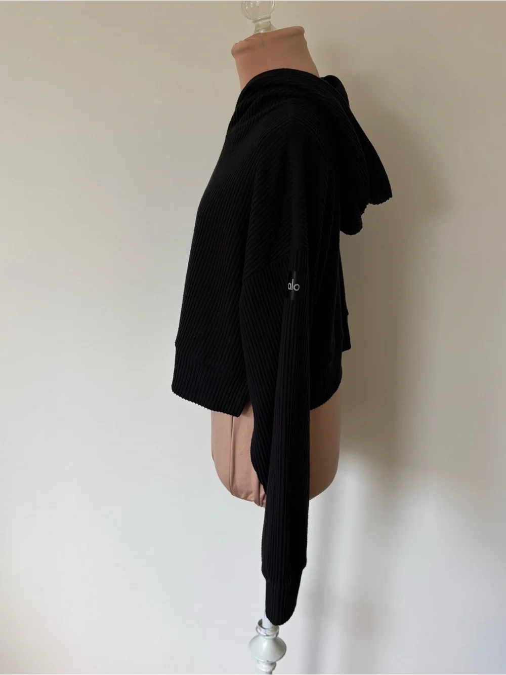Alo Yoga Muse Hoodie Black Plush Ribbed Athleisure Lounge Cropped Sweatshirt S